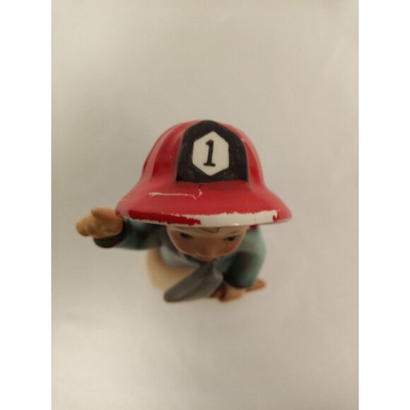Vintage Lefton Porcelain Figurine Little Boy Fireman Model #050 from 1957 - Picture 5 of 6